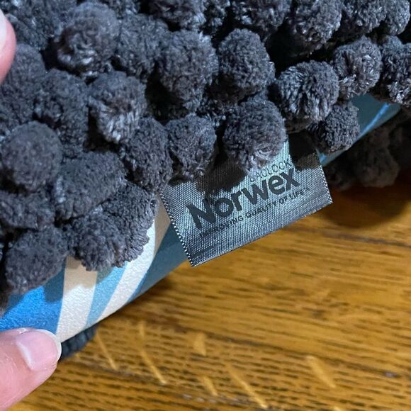 Norwex Chenille Seal Pet NWOT - Picture 8 of 12